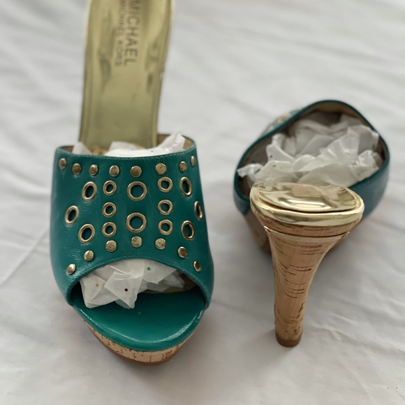 MICHAEL Michael Kors Platform Heels - Picture 3 of 5